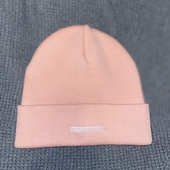 NWT New Balance Linear Logo Cuffed Beanie One Size Light Pink - Picture 16 of 16